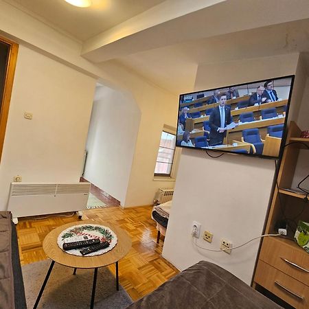 Apartman Ellye Lukavica Exterior photo
