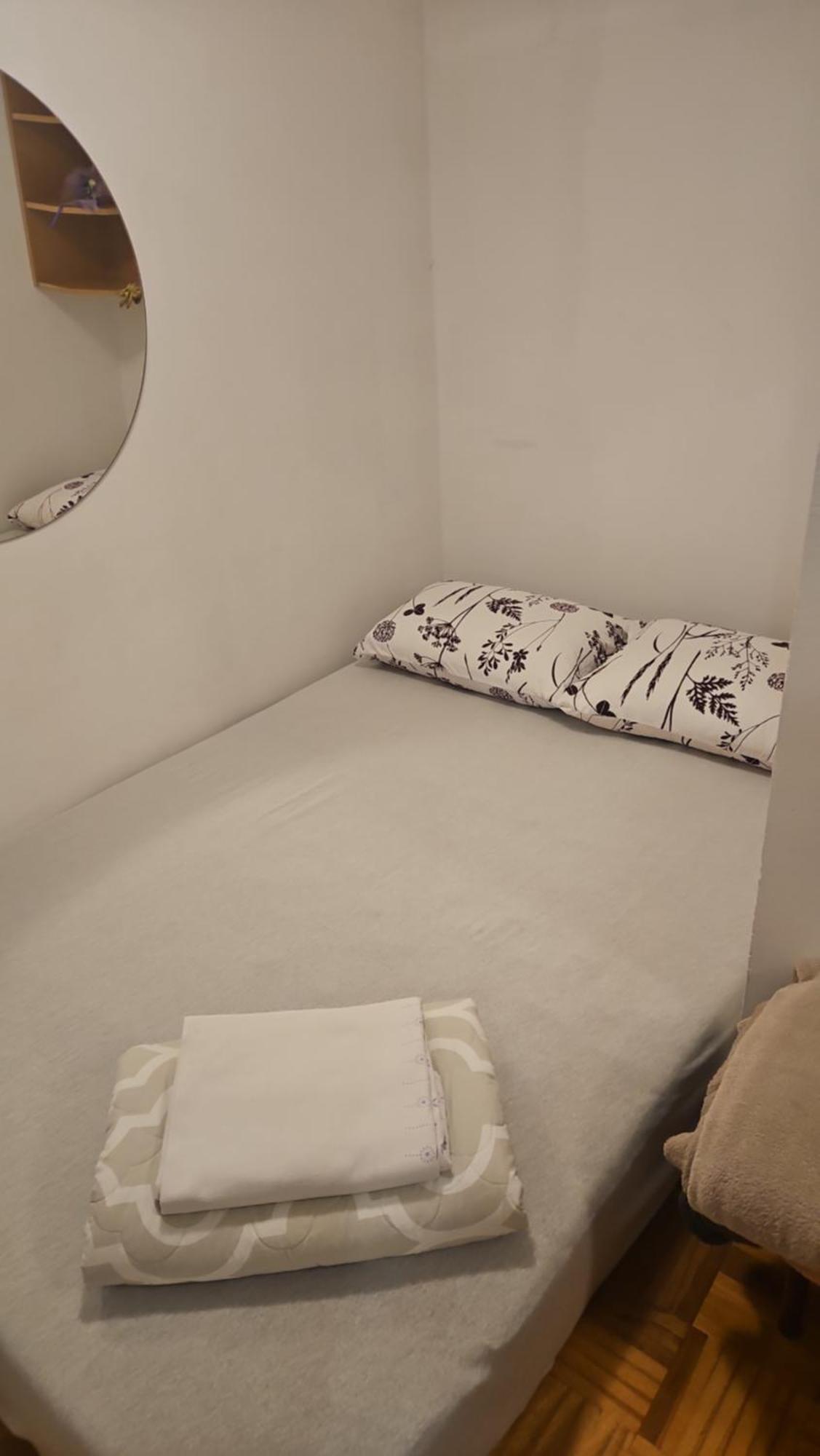 Apartman Ellye Lukavica Exterior photo