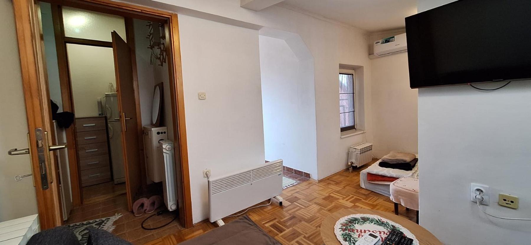 Apartman Ellye Lukavica Exterior photo